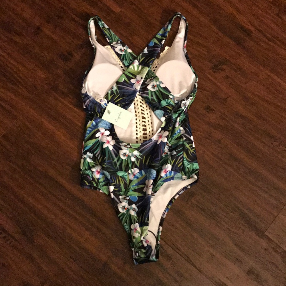 New! Gorgeous Cupshe one piece bathing suit 👙 💗 - Picture 2 of 4